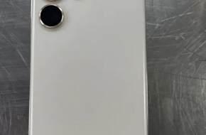 سامسونج إس 23الترا حالتها ممتازه ولا خدش فوق الممتاز