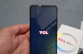 تليفون TCL ممتاز بالكرتونة والضمان 128جيجا 4جيجا رام خاصية NFC (سهل)