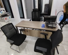 اثاث مكتبي للبيع بحاله جيده جدا